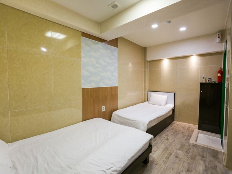 Hotel Guest House Myeongdong 2