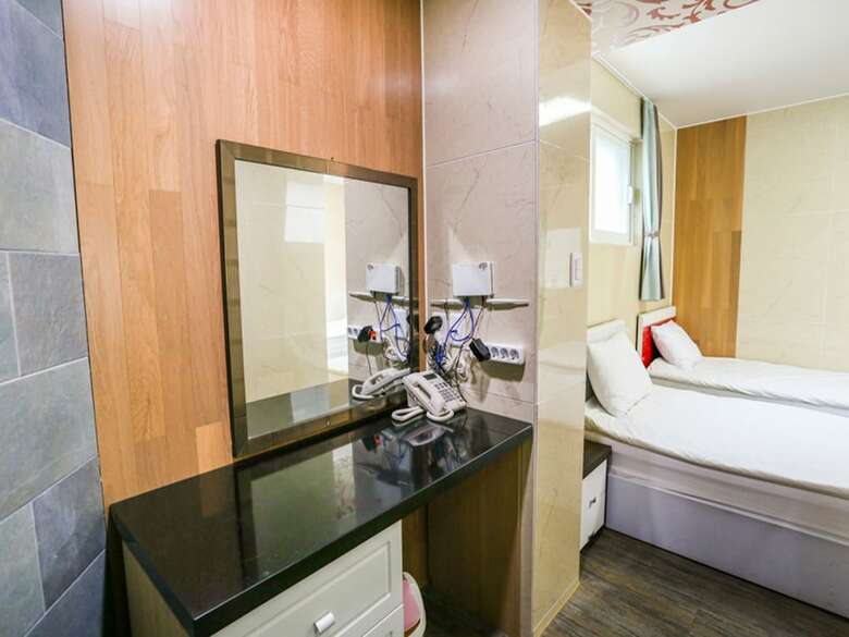 Hotel Guest House Myeongdong 2