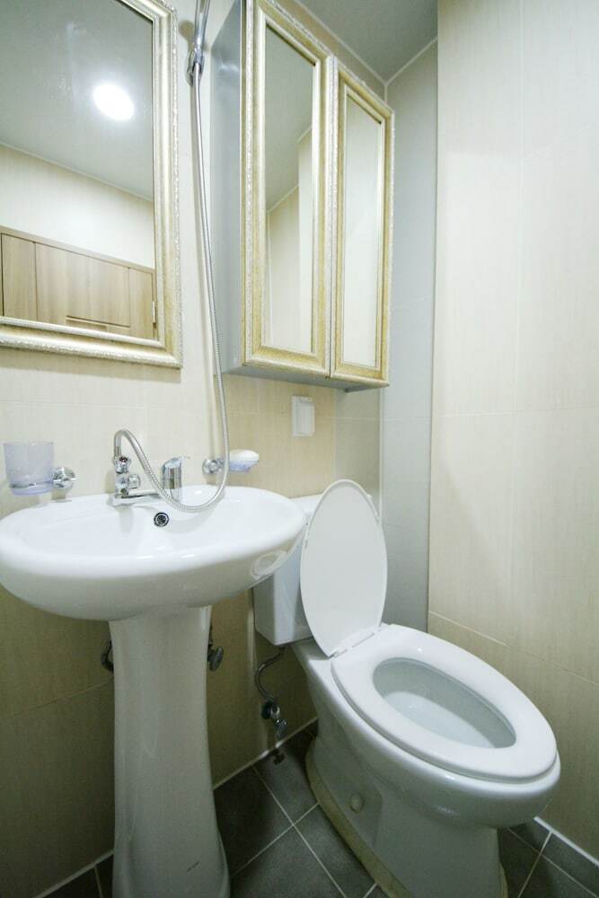 Hotel Guest House Myeongdong 2