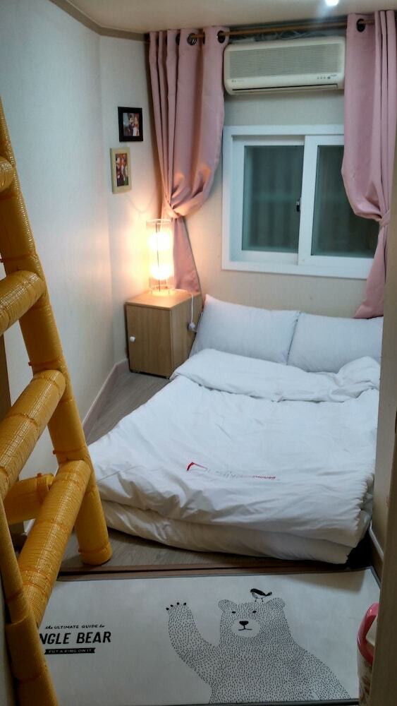 Hotel Guest House Myeongdong 2