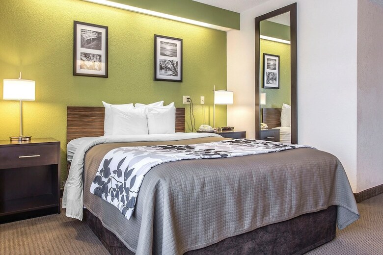 Motel Sleep Inn & Suites