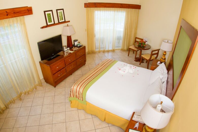 Hotel Fiesta Resort Central Pacific - All Inclusive