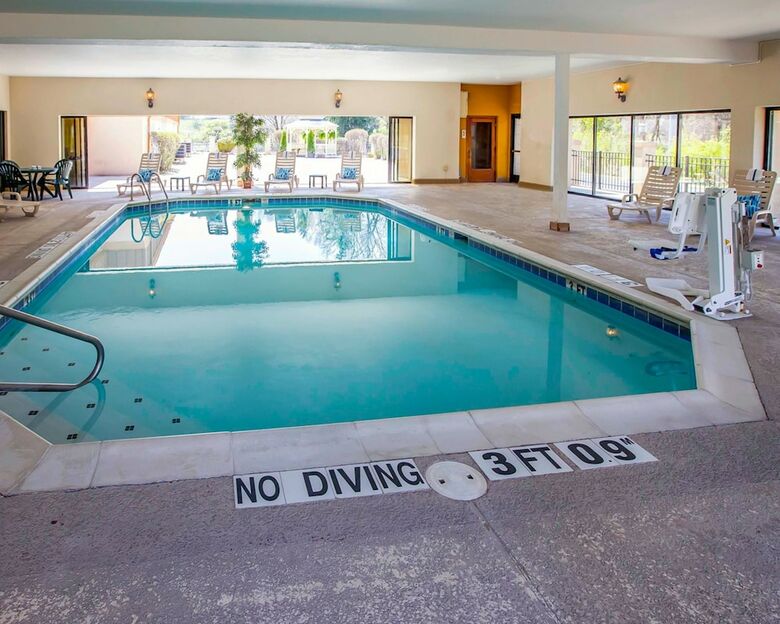 Hotel Comfort Suites University Area Notre Dame-south Bend