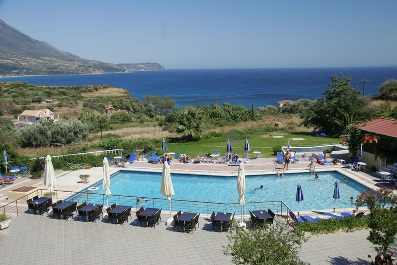 Hotel Karavados Beach