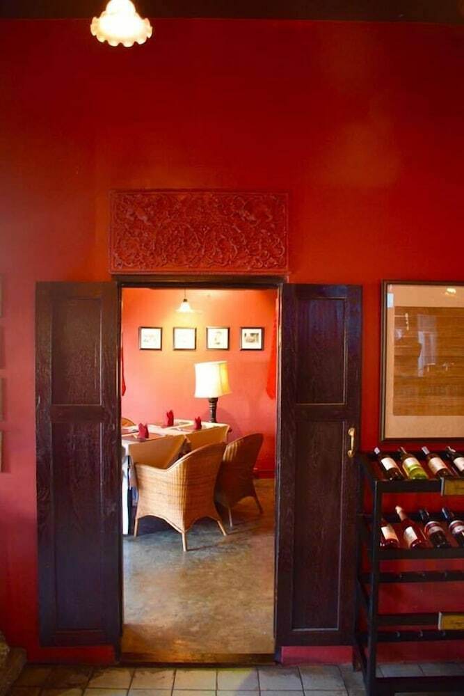 Hotel Tri Yaan Na Ros Colonial House