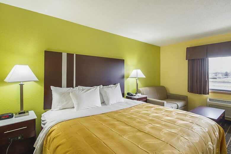Hotel Quality Inn And Suites