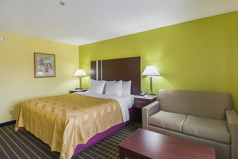 Hotel Quality Inn And Suites