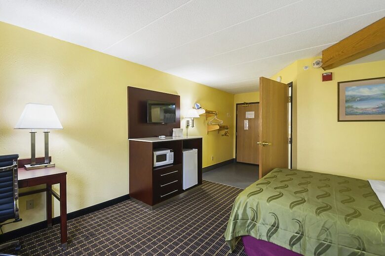 Hotel Quality Inn And Suites