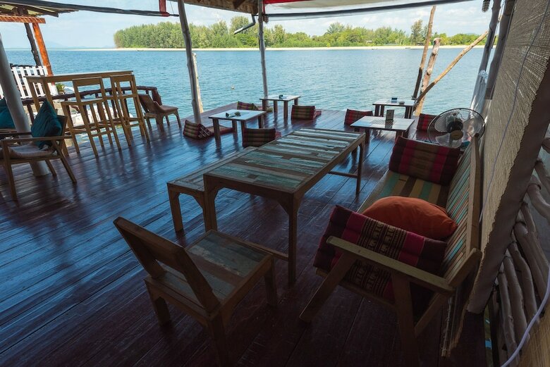 Hostal Sincere Guest House & Restaurant