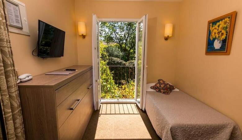 Hotel H�tel Les Restanques de Moustiers