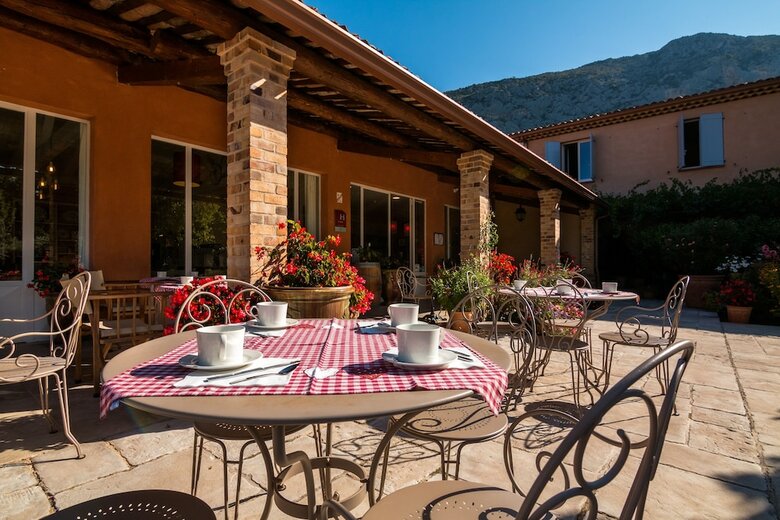 Hotel H�tel Les Restanques de Moustiers