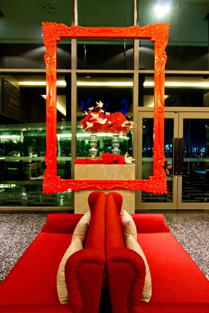 Way Hotel
