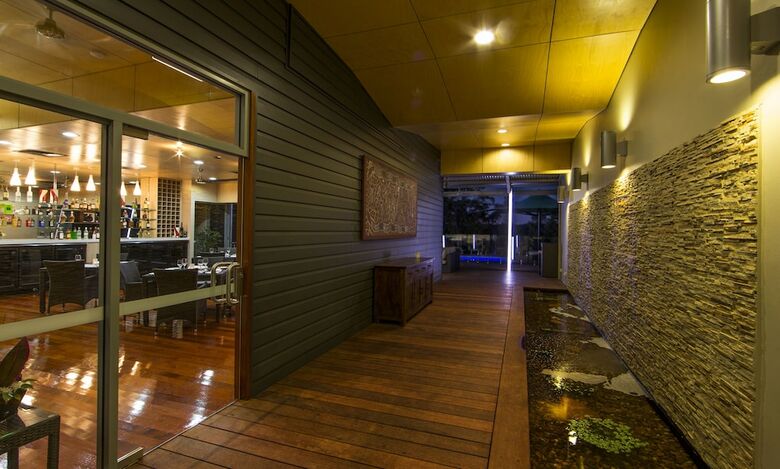 Hotel Cicada Lodge