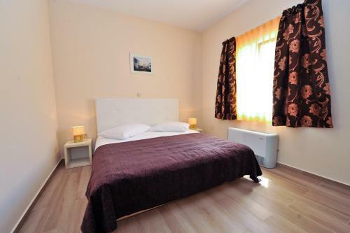 Aparthotel Lastura
