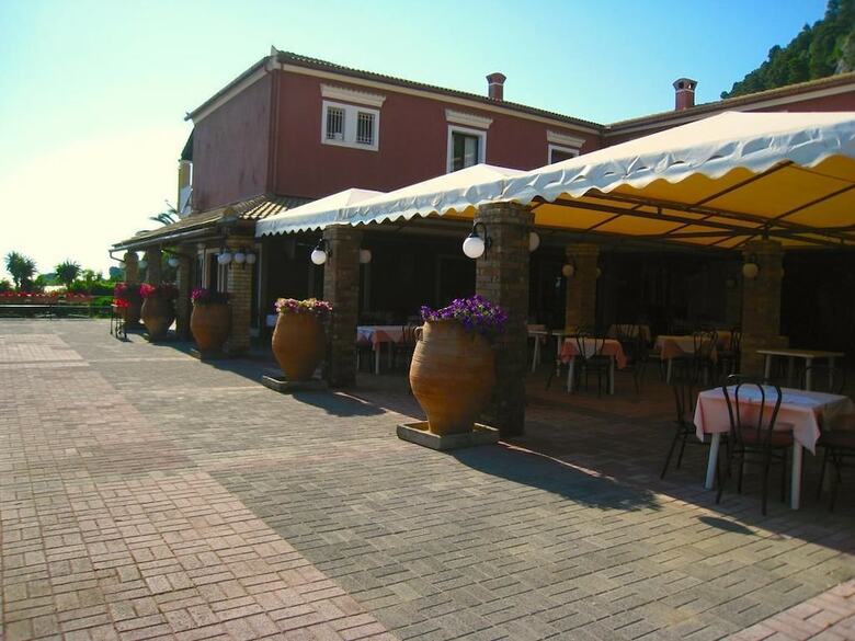 Hotel Glyfada Beach - Menigos Resort