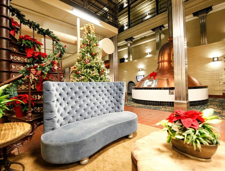 Hotel The Brewhouse Inn & Suites