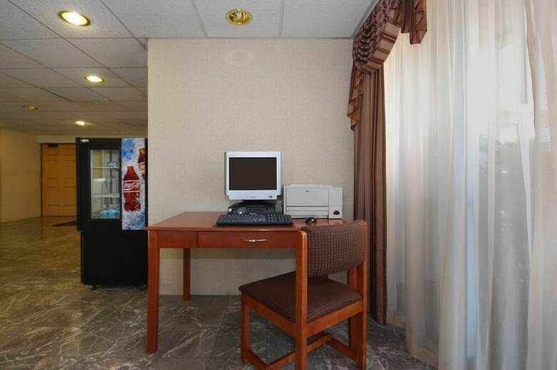 Hotel Quality Inn & Suites North