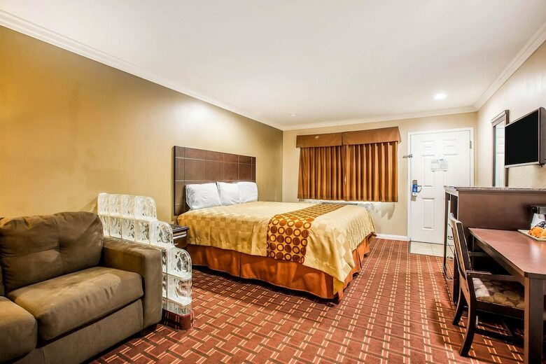 Motel Rodeway Inn & Suites