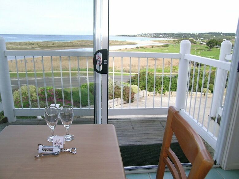 A Great Ocean View Motel