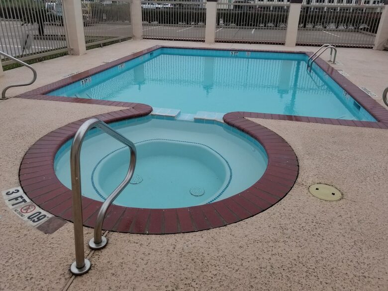 Hotel Homebridge Inn And Suites