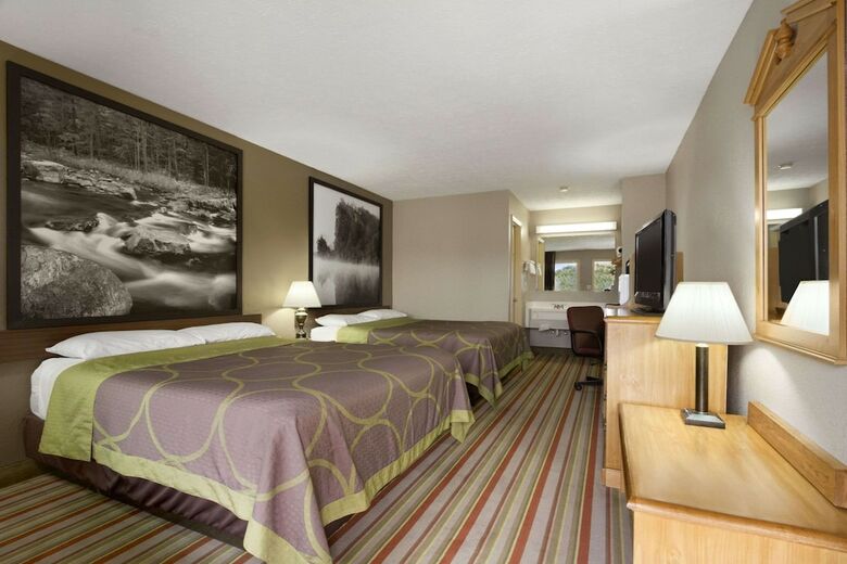 Hotel Super 8 By Wyndham Chiswell/max Meadows Area