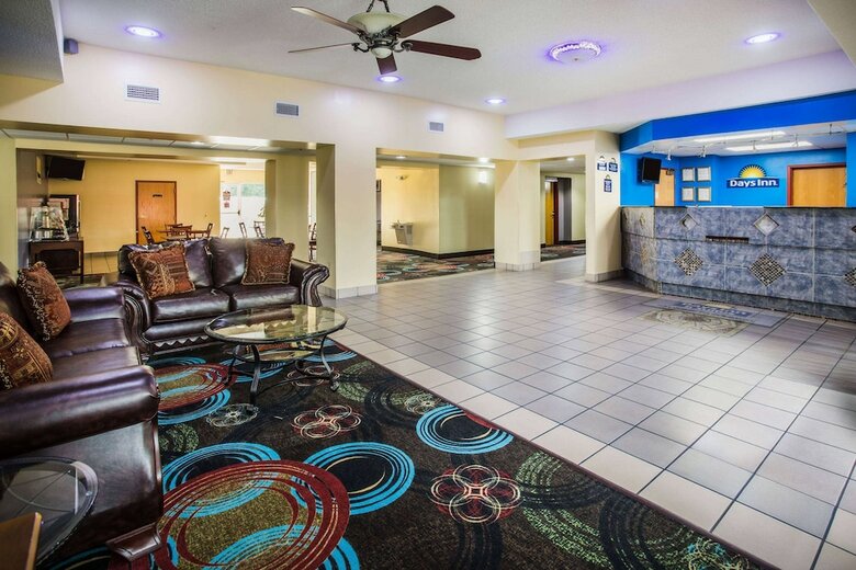 Hotel Days Inn & Suites By Wyndham Foley