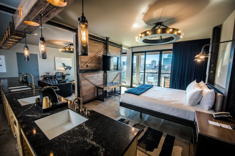 Hotel Foundre Phoenix