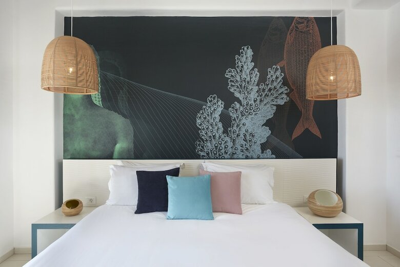 Kouros Hotel & Suites
