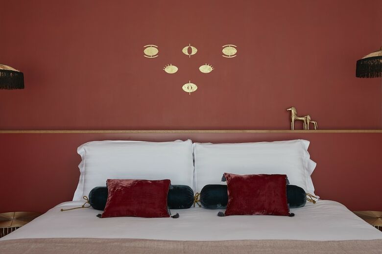Kouros Hotel & Suites