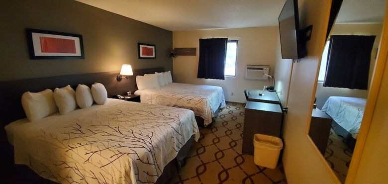 Hotel Cottonwood Inn And Conference Center
