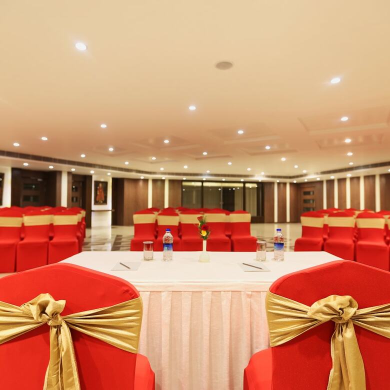 Hotel Golden Tulip Jaipur