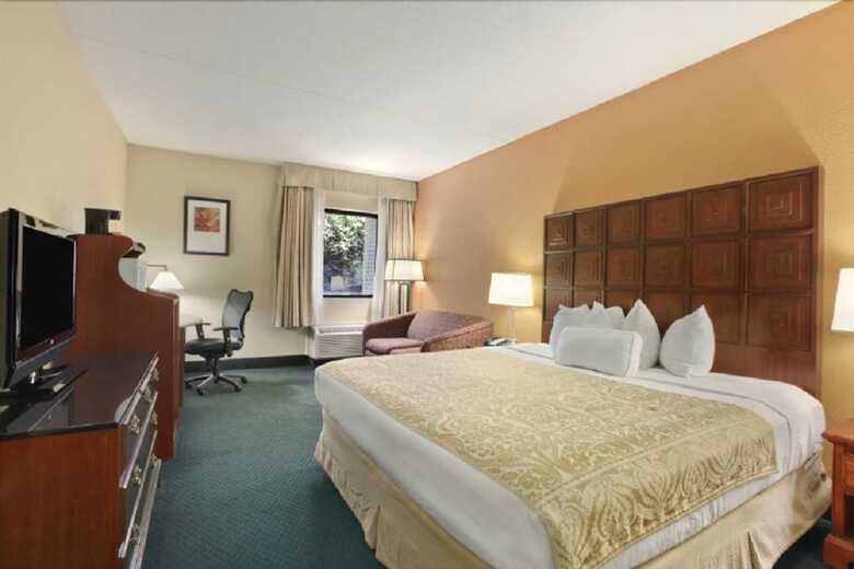 Hotel Ramada By Wyndham Columbus North