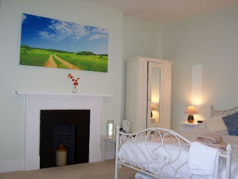 Bed & Breakfast Trimnells House