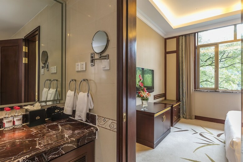 Hotel West Lake State Guest House