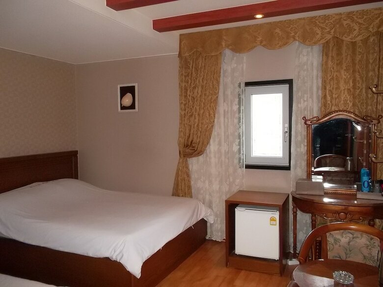 Monaco Hotel