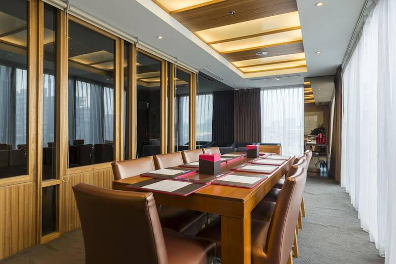 In Sky Hotel