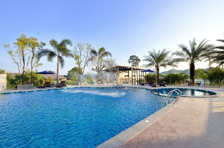 Hotel Lakkhana Poolside Resort