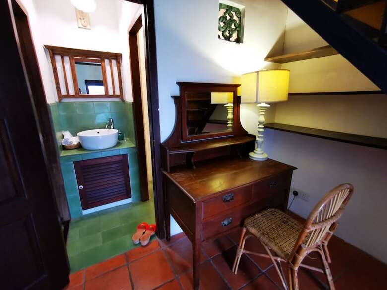 Hotel East Indies Mansion