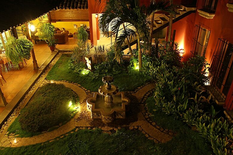 Posada Estrada Hotel & Bistro