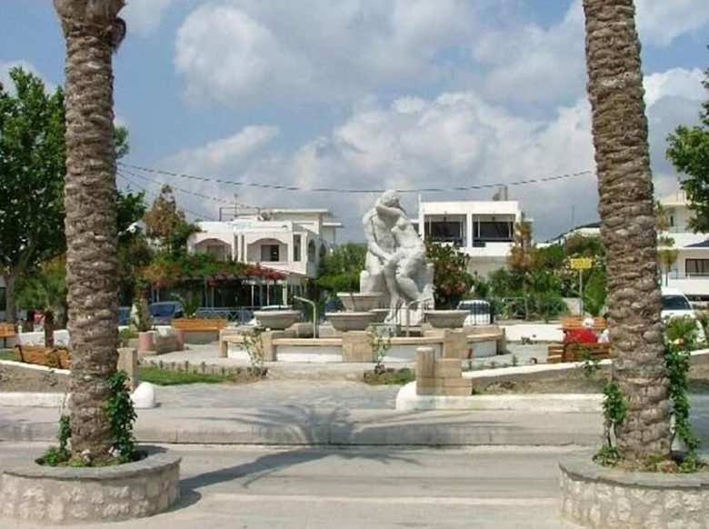 Apartamentos Falirala Central