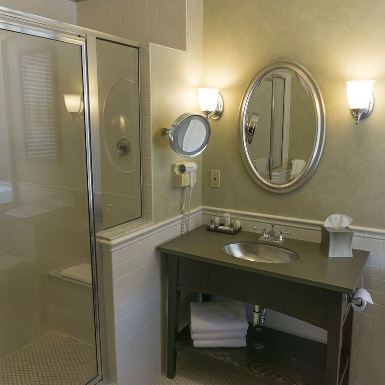 Hotel The Parker Inn & Suites