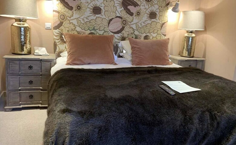 The Falstaff Hotel