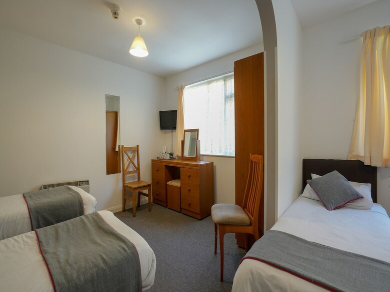 Oyo Shanklin Beach Hotel