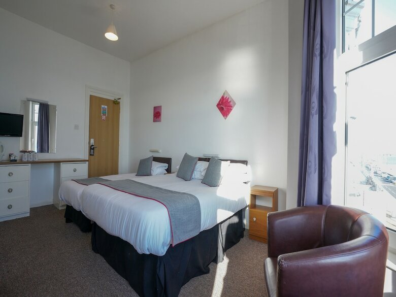 Oyo Shanklin Beach Hotel
