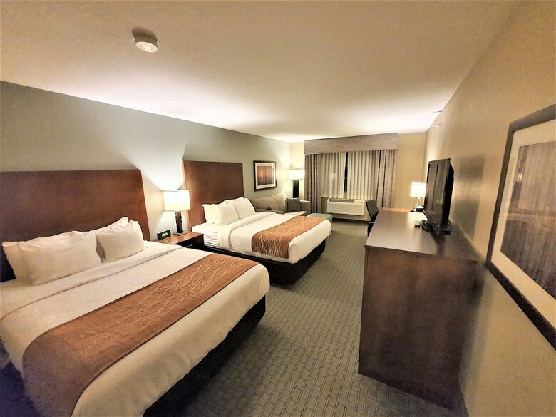 Hotel Comfort Inn & Suites