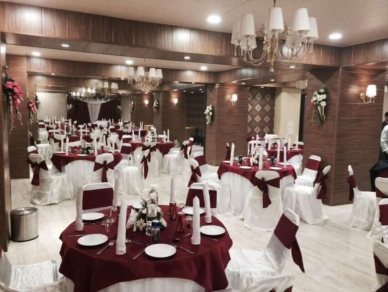 Hotel Pine Spring Wazir Bagh