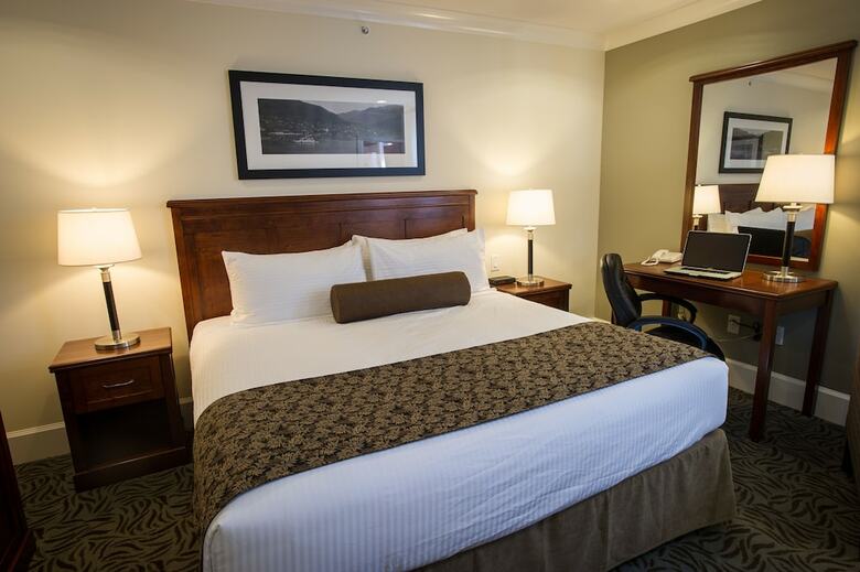 Hume Hotel & Spa