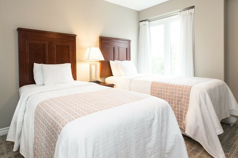 Canterra Suites Hotel
