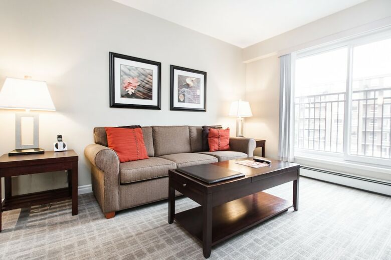 Canterra Suites Hotel