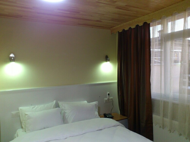 Bed & Breakfast Pera Main Hotel